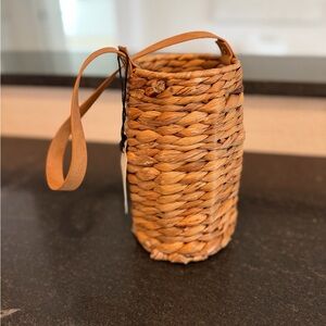 Hearth & Hand Woven bottle carrier